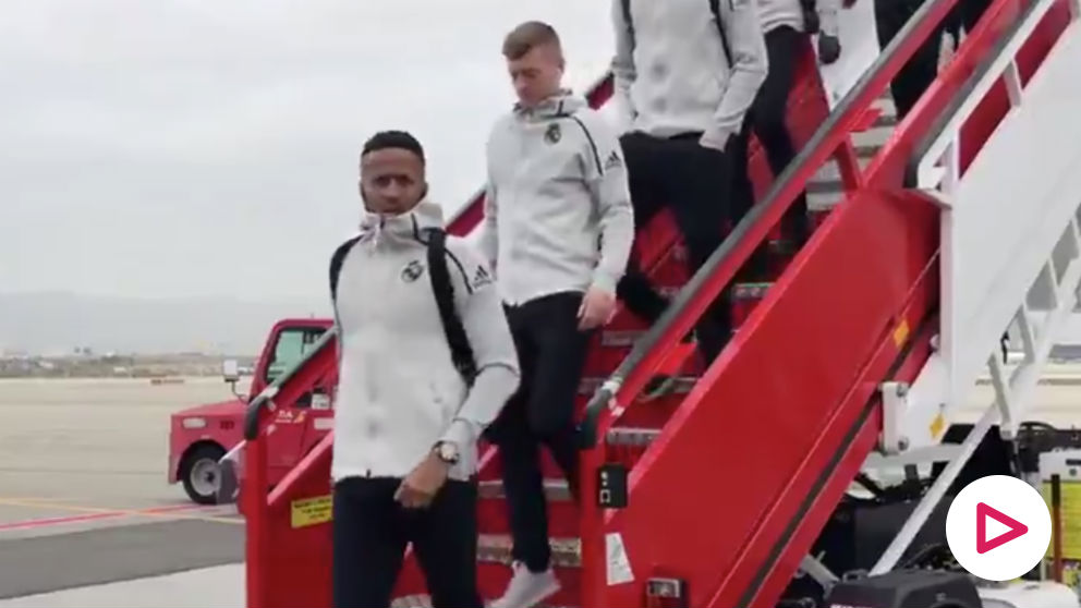 El Clásico: Así aterrizó el Real Madrid en el aeropuerto de El Prat ...