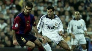 Guardiola y Figo, en un Clásico. (Getty)