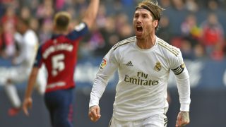 Sergio Ramos marca el 1-2 para el Real Madrid ante Osasuna. (AFP)