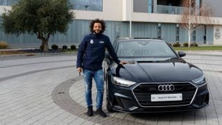 Marcelo durante la entrega de coches de Audi a los jugadores del Real Madrid. (realmadrid.com)