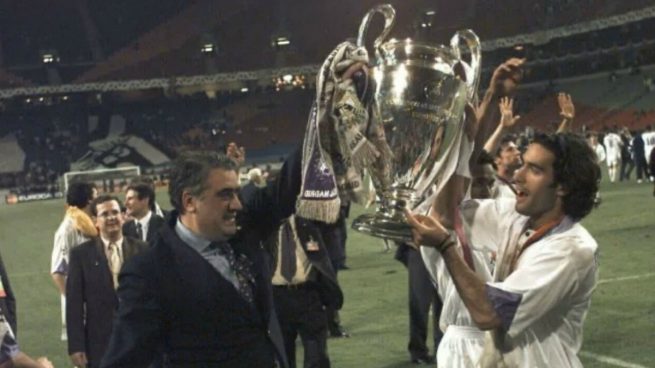 Lorenzo y Fernando Sanz, levantando la Séptima con el Real Madrid.