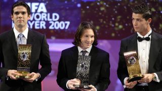 Kaká, Leo Messi y Cristiano Ronaldo en una gala. (AFP)