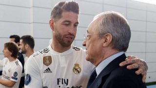 Sergio Ramos junto al presidente Florentino Pérez (realmadrid.com)