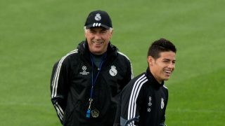 James Rodríguez y Carlo Ancelotti, durante la etapa en la que coincidieron en el Real Madrid (Getty).