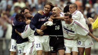 Los jugadores de Francia celebran el Mundial de 1998. (Getty)