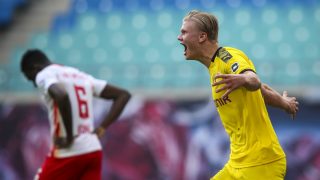 Erling Haaland celebra uno de sus goles con el Borussia de Dortmund. (AFP)