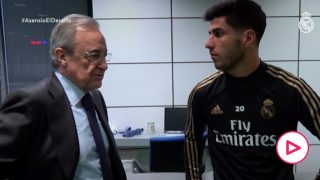 Florentino Pérez charla con Marco Asensio en un momento de su recuperación.