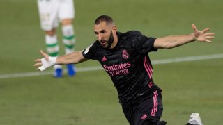 Benzema, ante el Betis (AFP).