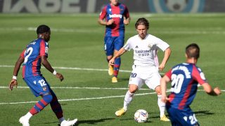 Modric, durante el encuentro del Real Madrid ante el Levante (AFP).