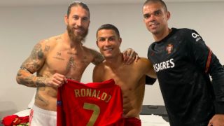 Ramos subió una foto a las redes junto a Cristiano. (Twitter)