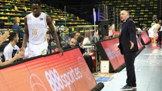 Pablo Laso abronca al banquillo. (ACB)