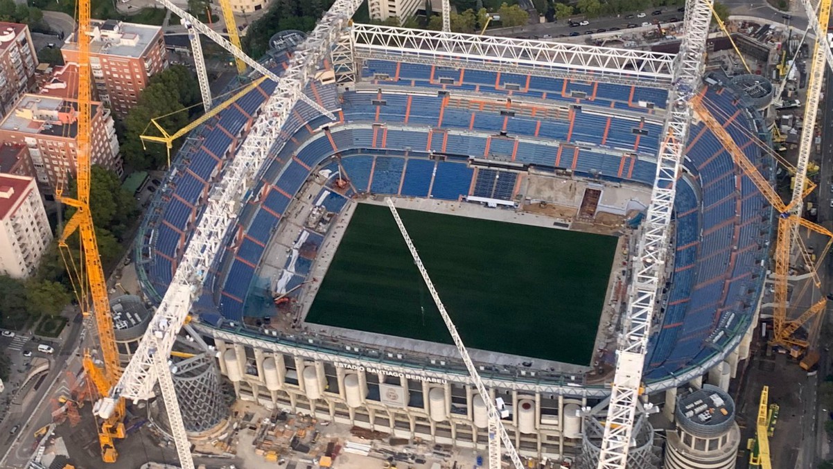Santiago Bernabéu: a instalación de la cubierta nuevo estadio