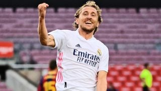 Modric celebra su gol en el Camp Nou. (AFP)