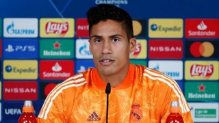 Varane, durante una rueda de prensa. (Realmadrid.com)