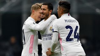 Hazard celebra un gol con Ödegaard y Mariano. (Getty)