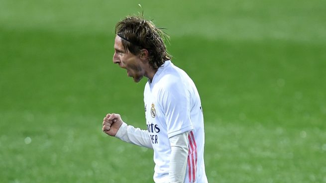 Modric vuelve… con la renovación bajo el brazo