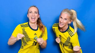 Kosovare Asllani y Sofía Jakobsson_ el gol es cosa de suecas. (@FIFA)