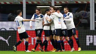 Los jugadores del Atalanta celebran un tanto. (Getty)