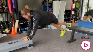 Así se machaca Sergio Ramos en el gimnasio de su casa.