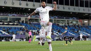 Benzema celebra su gol al Atalanta. (Getty)