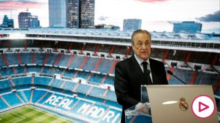 Florentino Pérez, en una rueda de prensa en el Bernabéu. (AFP)