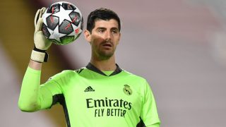 Courtois durante un partido de Champions. (AFP)