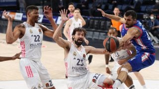 Simon, con Llull y Tavares. (Getty)