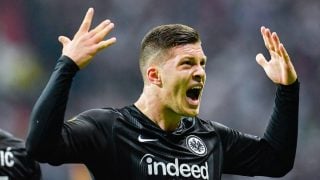 Jovic celebra un gol en el año de su explosión en el Eintracht. (AFP)