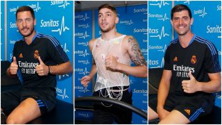 Hazard, Valverde y Courtois, durante los exámenes médicos. (Real Madrid)