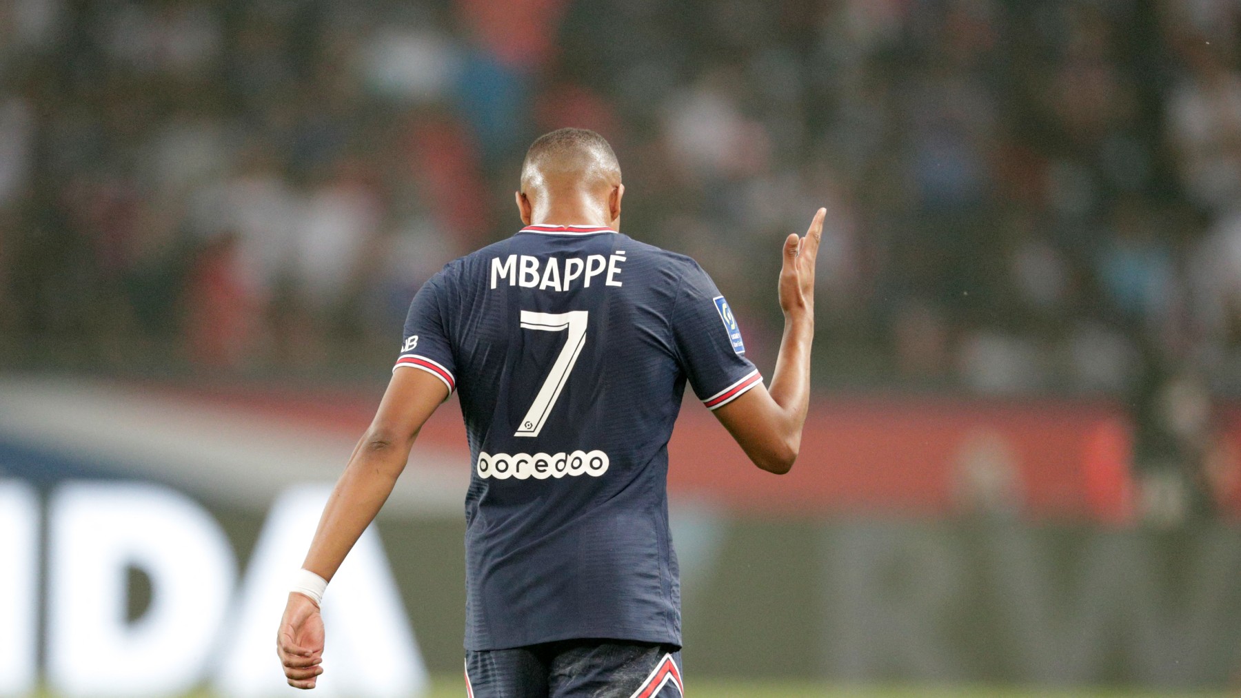 Мбаппе подписал. Килиан Мбаппе. Mbappe в реале. Мбаппе и Анри. Мбаппе покидает ПСЖ.