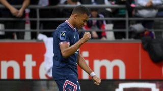 Kylian Mbappé celebra su primer tanto ante el Reims. (AFP)