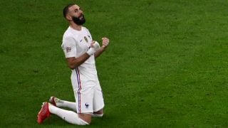 Karim Benzema celebra el triunfo de Francia en la Liga de Naciones (AFP).