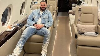 Benzema, en una imagen en su avión.