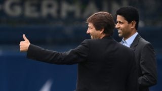 Nasser Al-Khelaifi, presidente del PSG, junto a Leonardo, director deportivo del club (AFP).