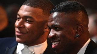 Vinicius y Mbappé, en una gala reciente. (AFP)