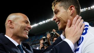 Zidane y Cristiano celebran un título del Real Madrid. (Getty)