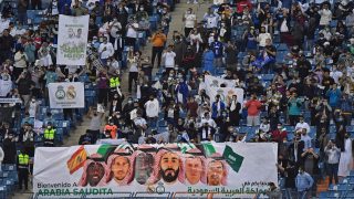 Afición del Real Madrid en Riad. (AFP)
