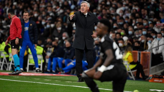 Ancelotti desató el caos táctico que destruyó al Madrid