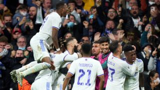 El Real Madrid celebra el gol de Benzema ante el Chelsea. (Getty)