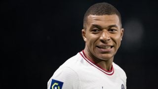 Mbappé en el partido de ayer contra el Angers. (AFP)