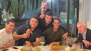 Ancelotti, Nadal, Figo, Ronaldo e Hierro cenaron juntos tras la Liga ganada por el Real Madrid. (IG)