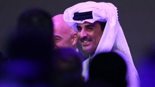 El emir de Qatar, en el sorteo del Mundial. (AFP)