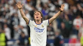 Modric, celebra la Champions lograda por el Real Madrid en París. (AFP)