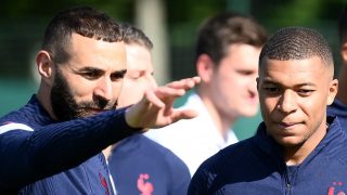 Benzema y Mbappé, en el entrenamiento de Francia. (AFP)