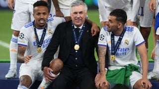 Ceballos, con Ancelotti tras ganar la Decimocuarta. (Getty)