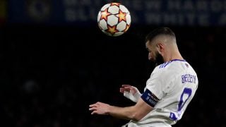 Benzema hace el primer gol contra el Chelsea. (AFP)