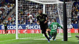 Benzema celebra su gol al Espanyol. (AFP)