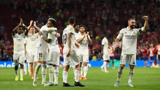 El Real Madrid celebra la victoria en el Metropolitano. (AFP)