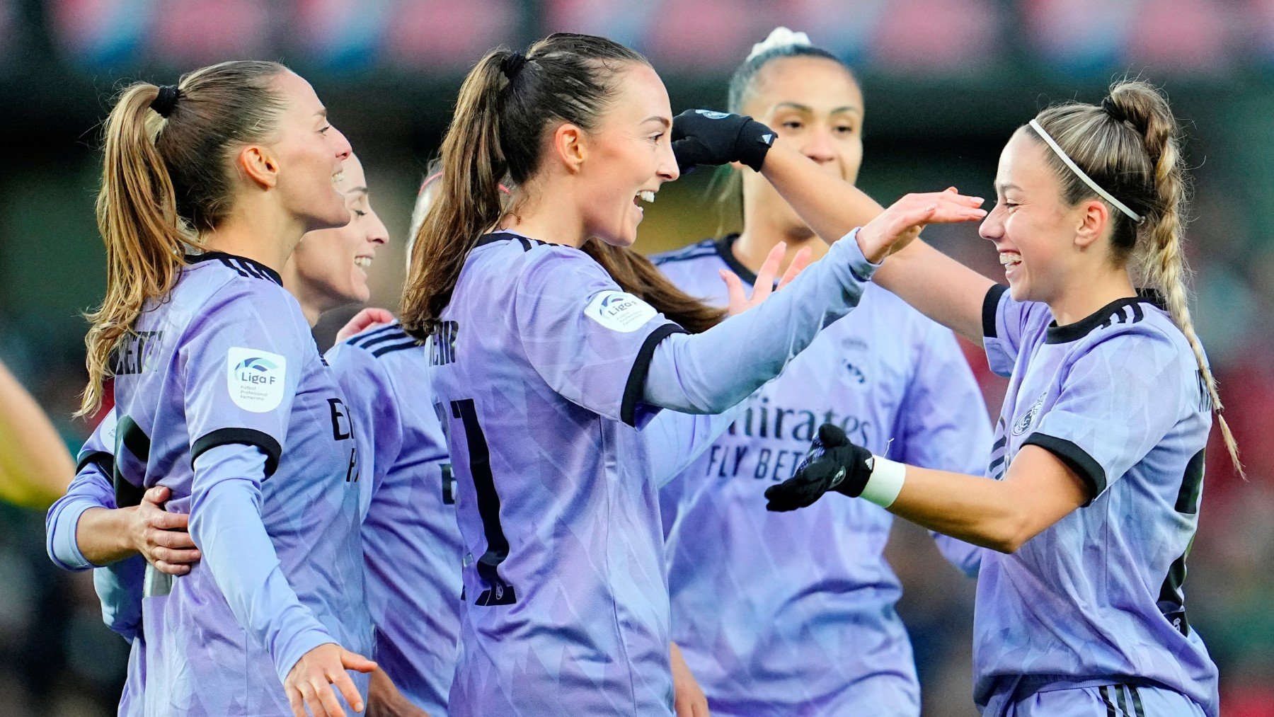el-real-madrid-femenino-golea-al-rosenborg-y-acaricia-la-champions-league
