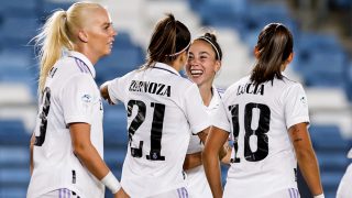 Las jugadoras del Real Madrid celebran un gol de Athenea. (Real Madrid)